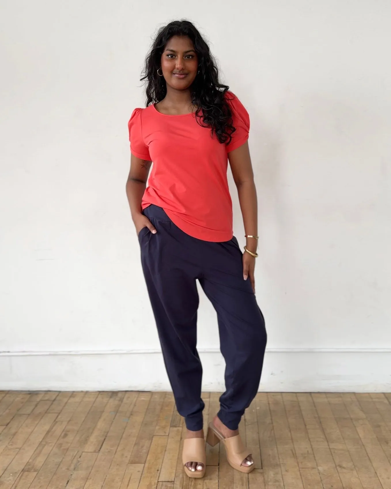 LEONA tee in Coral Red