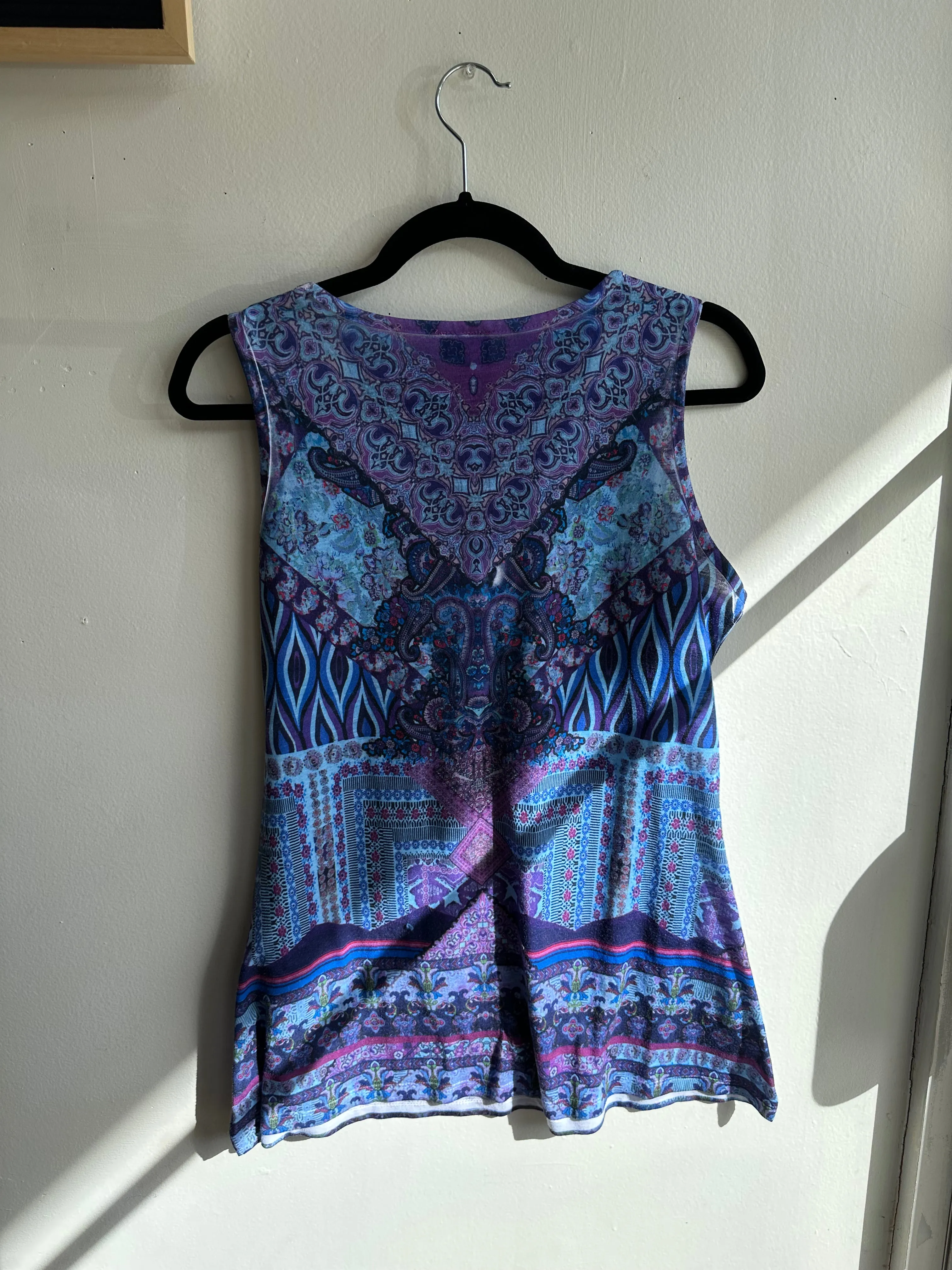 Vintage Y2K Blue Eclectic Patterned Tank Top | Size Medium